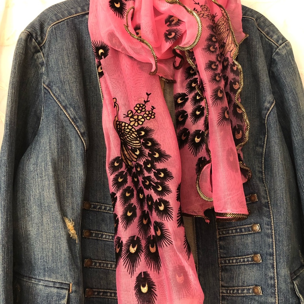 ☀️Parisian-style Gold-trim PINK Peacock Scarf🦚 - Picture 8 of 8